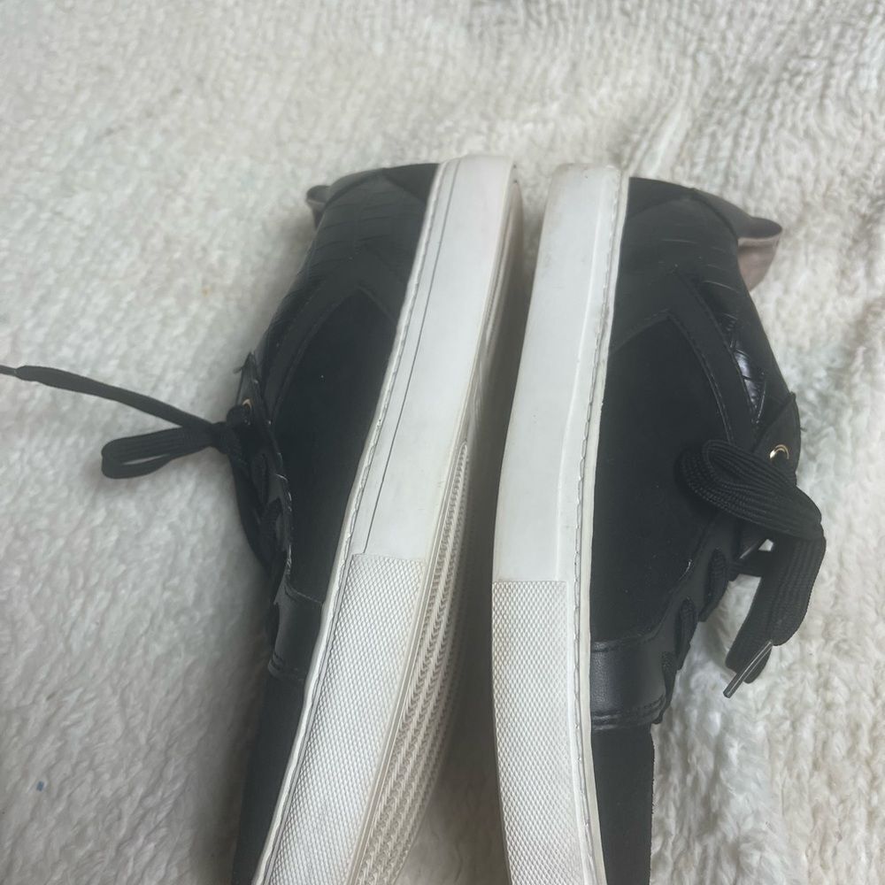 Kate Spade New York  leather black suede low top lace up sneakers SZ8.5B - Picture 6 of 8